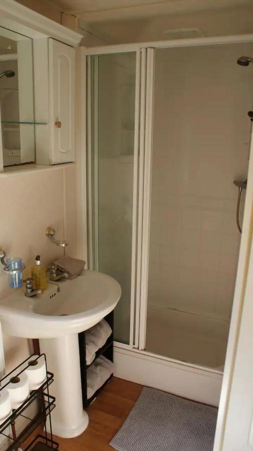 Bridge Farm Caravan Farm stay *